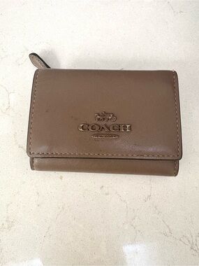 Coach Leather Wallet Classic Style Light Brown